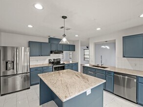 Building Photo - 2411 Lavendale Ct