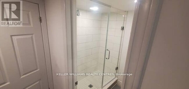 Building Photo - 17 Oak Park Ave