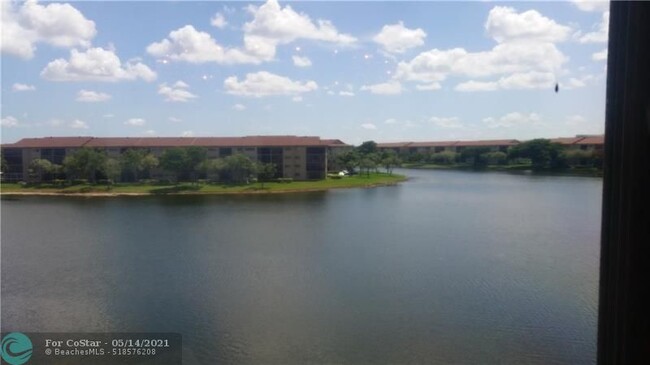 Foto del edificio - 950 SW 138th Ave