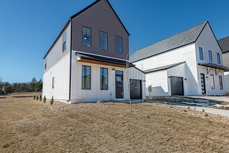 Building Photo - Owen Silos