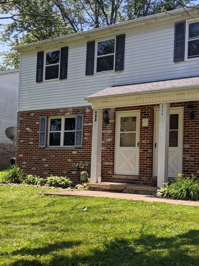 433 Kolpwood Ave NW, Massillon, OH 44646 Townhome Rentals in