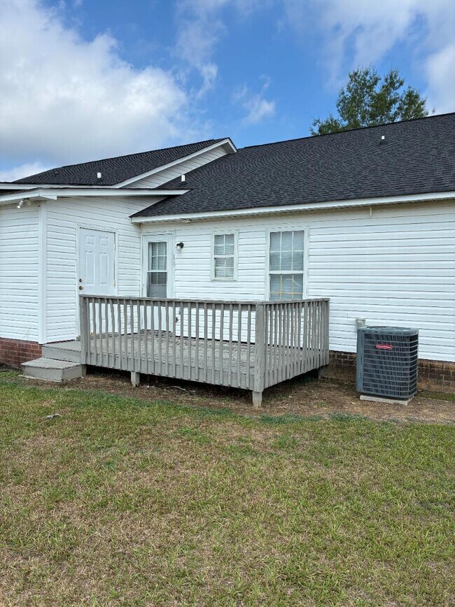 Foto del edificio - 4202 Thistle Dr NW