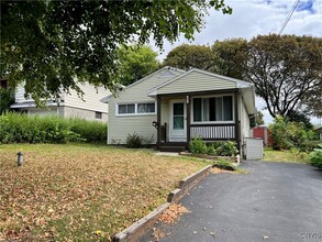 Building Photo - 427 Mosley Dr
