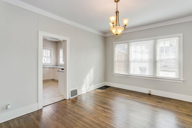 Foto del edificio - 3238 E 1st St N