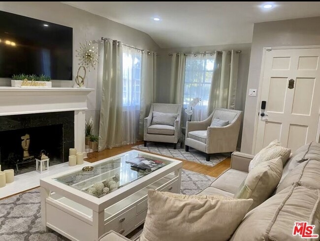 Foto del edificio - 5944 Irvine Ave