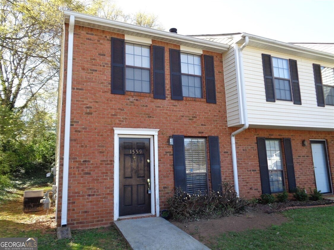 Primary Photo - 1559 Springleaf Cir SE