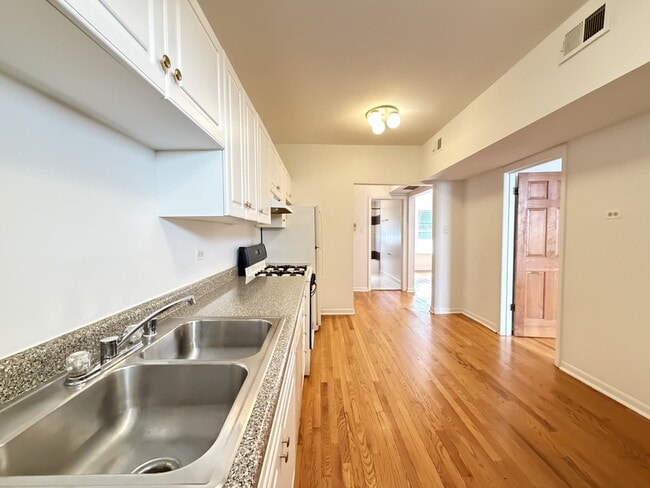 Foto del edificio - 4407 N Paulina St