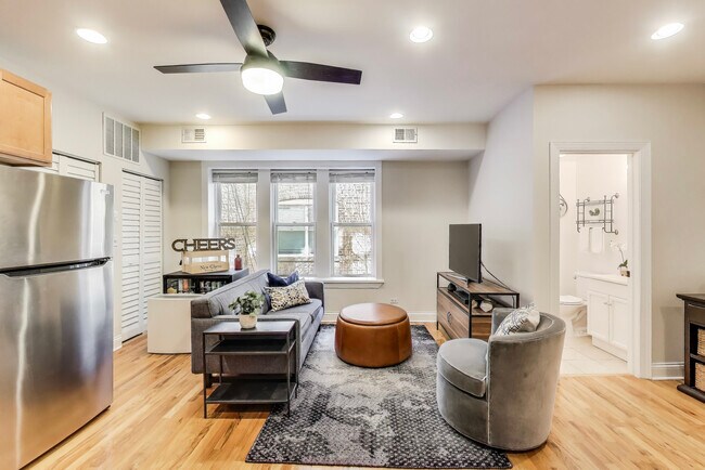 Foto del edificio - 6812 N Wayne Ave