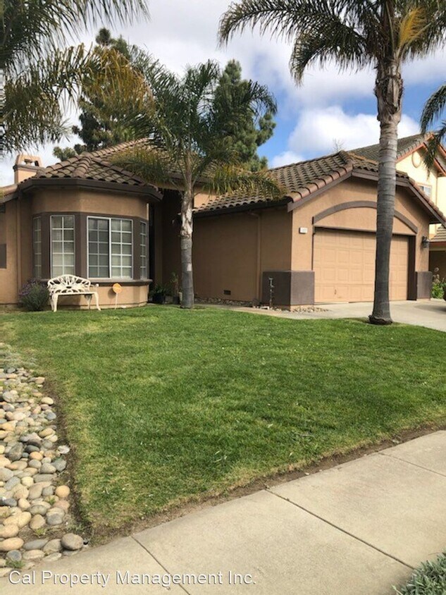 Primary Photo - 4 br, 2 bath House - 1227 De Cunha Court
