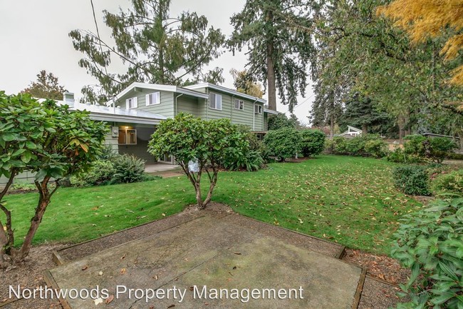 Building Photo - 3225 Raleighwood Ave