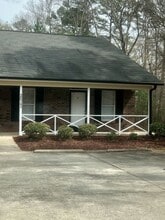 Building Photo - 2017 Grandhaven Dr