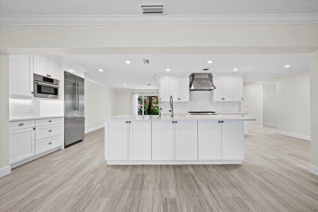 Foto del edificio - 12831 Shore Dr