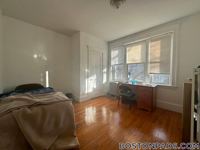 Building Photo - 1377A Commonwealth Ave