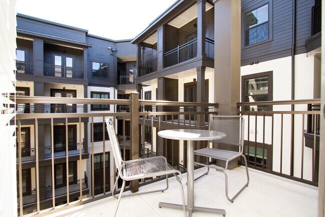 Foto del edificio - 6500 Aria Blvd