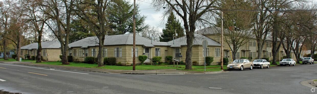 Primary Photo - 909 11th Ave SW