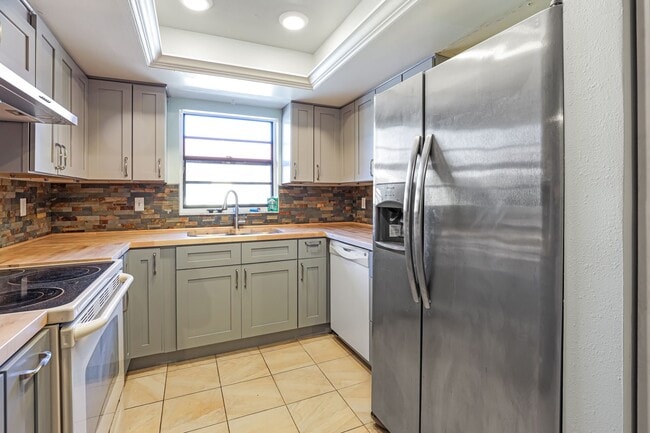 Building Photo - Updated 1 Bed 1 Bath In Meadow Croft In Bardenton!!