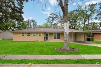 Building Photo - 5013 De Lange Ln