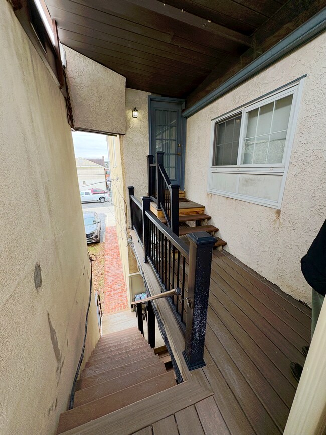 Foto del edificio - 18 W Second St