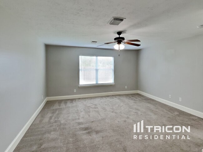 Foto del edificio - 18432 Sunrise Oaks Ct