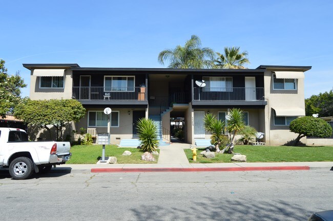 Building Photo - 1121 E Pasadena St
