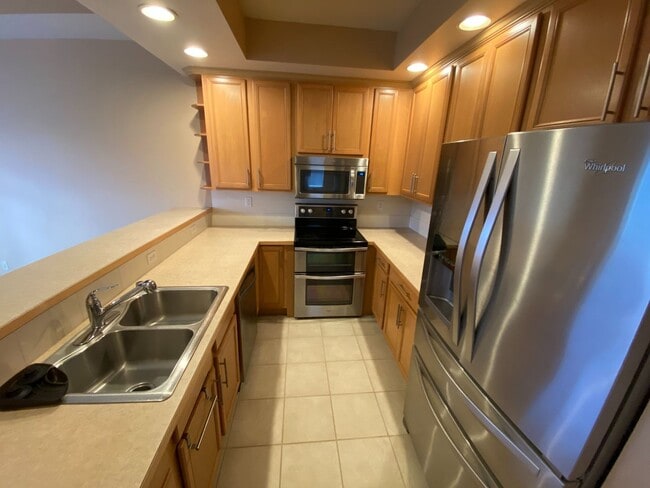 Building Photo - 4633 Celia Way #301