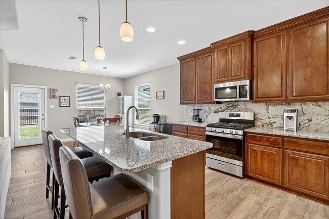 Foto del edificio - 2214 Cuarzo Dr