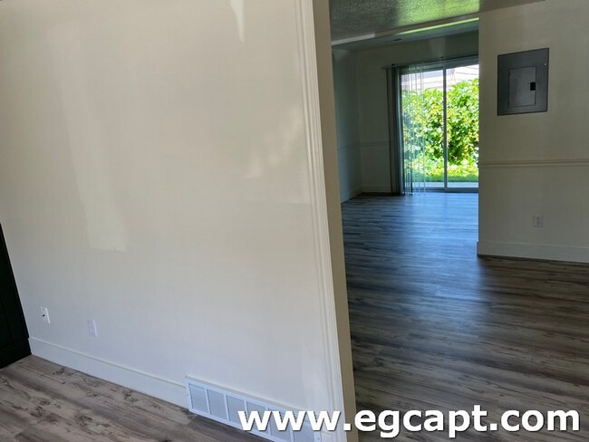 Foto del edificio - 1247 N 400 E