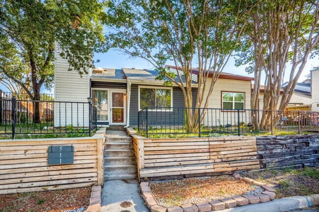 Foto del edificio - 511 Post Oak Ln