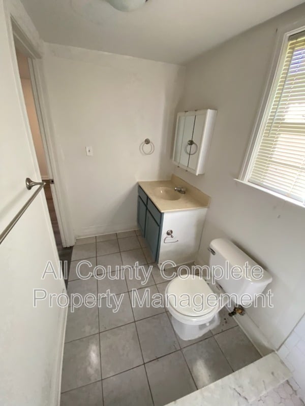 Building Photo - 4803 Lexington Ave