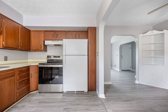 Building Photo - Beautiful Duplex