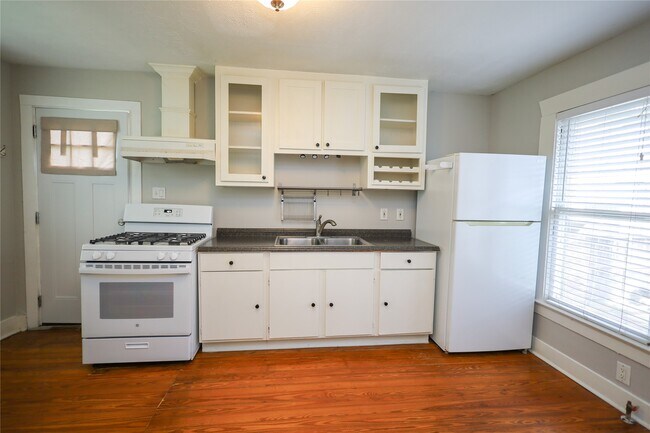 Foto del edificio - 618 E 12th St