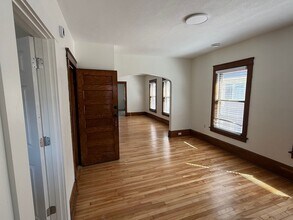 Building Photo - 3145 Pleasant Ave