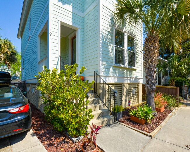 Building Photo - Fully Furnished Home in Downtown Charleston