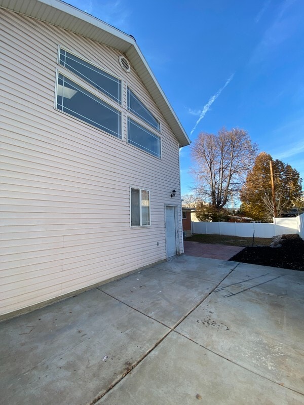 Building Photo - 4045 Decathlon St