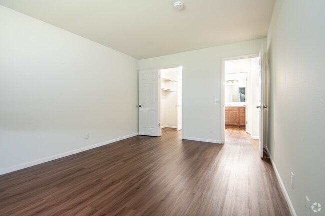 1BR, 1BA - 918SF - Nakoma Heights Apartment Homes