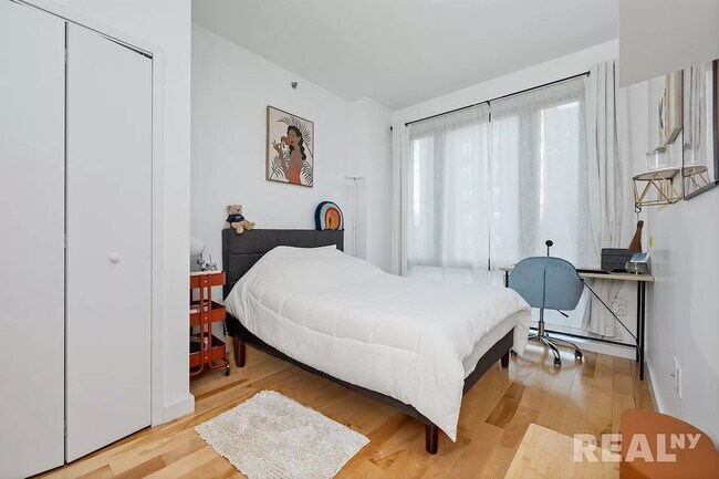 Foto del edificio - 63 West 104th Street