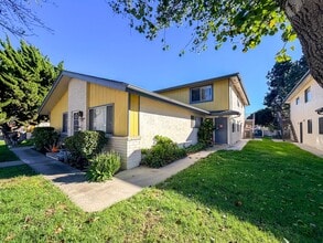 Building Photo - 5252 Shenandoah St