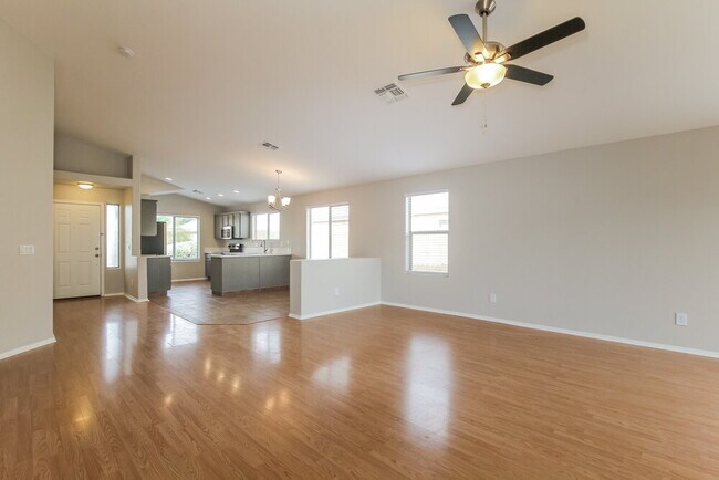 Building Photo - 15227 W Fillmore St