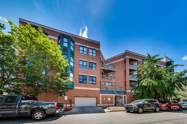 Foto del edificio - 845 W Altgeld St