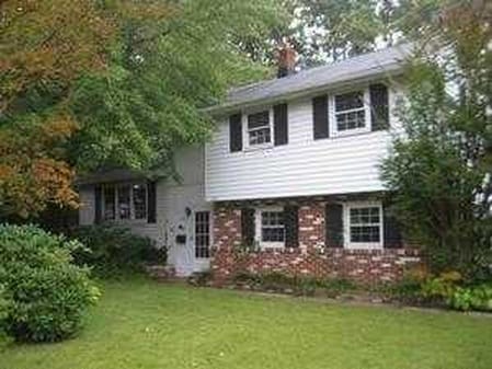 Front of House - 932 N Main St