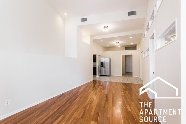 Foto del edificio - 2120 W Grand Ave