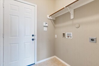 Building Photo - 9104 N Green River Dr