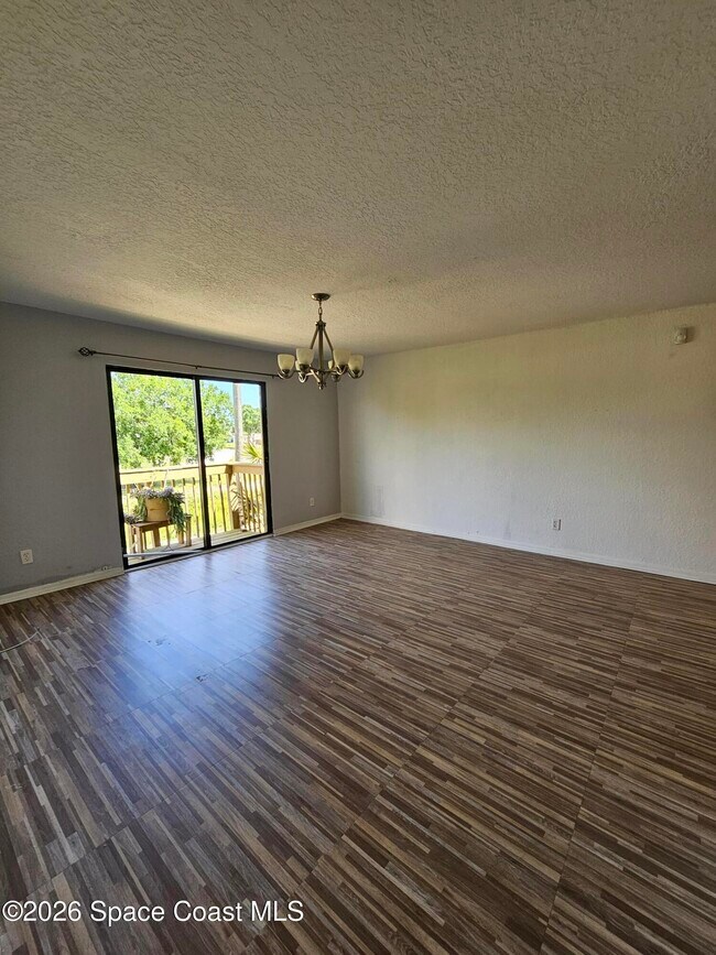Building Photo - 2101 Forest Knoll Dr NE