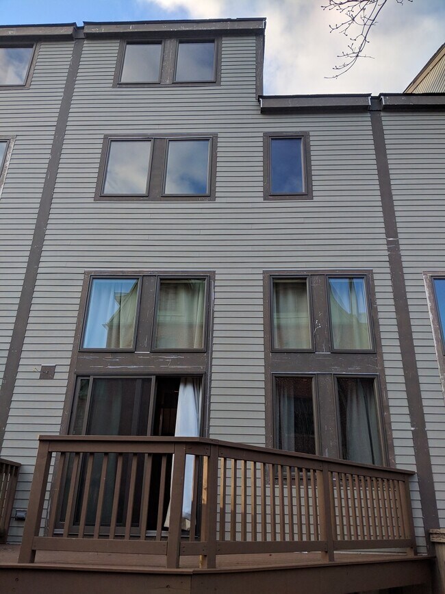 Building Photo - 2149 Massachusetts Ave