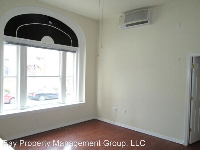 Building Photo - 115 E Eager St