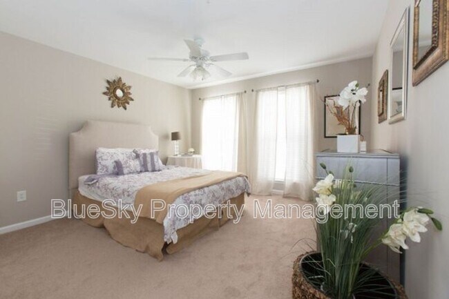Foto del edificio - 1615 Elmwood Ct