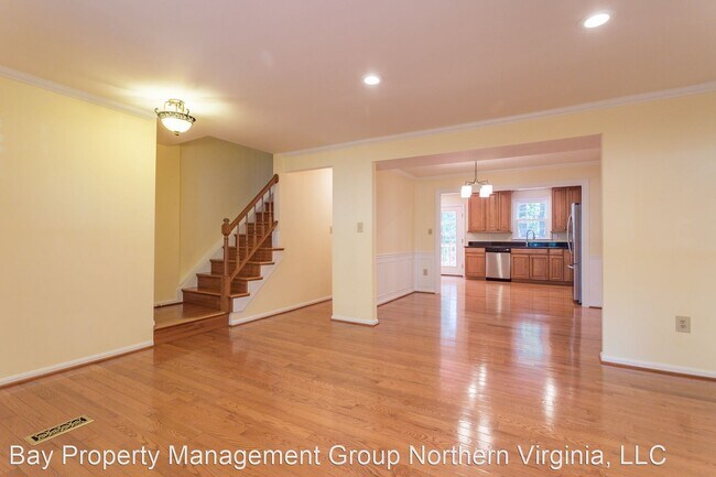 Building Photo - 3 br, 2.5 bath House - 4727 GAINSBOROUGH DR