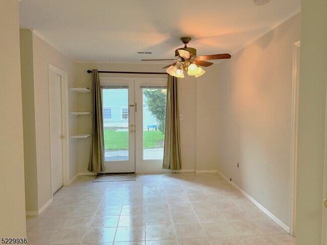 Building Photo - 103 Park Ave