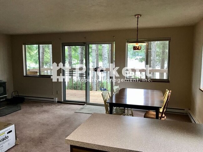 Building Photo - 2 Bed Waterfront Cabin on Lake Symington