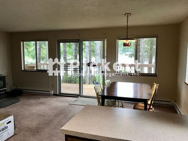 Foto del edificio - 2 Bed Waterfront Cabin on Lake Symington